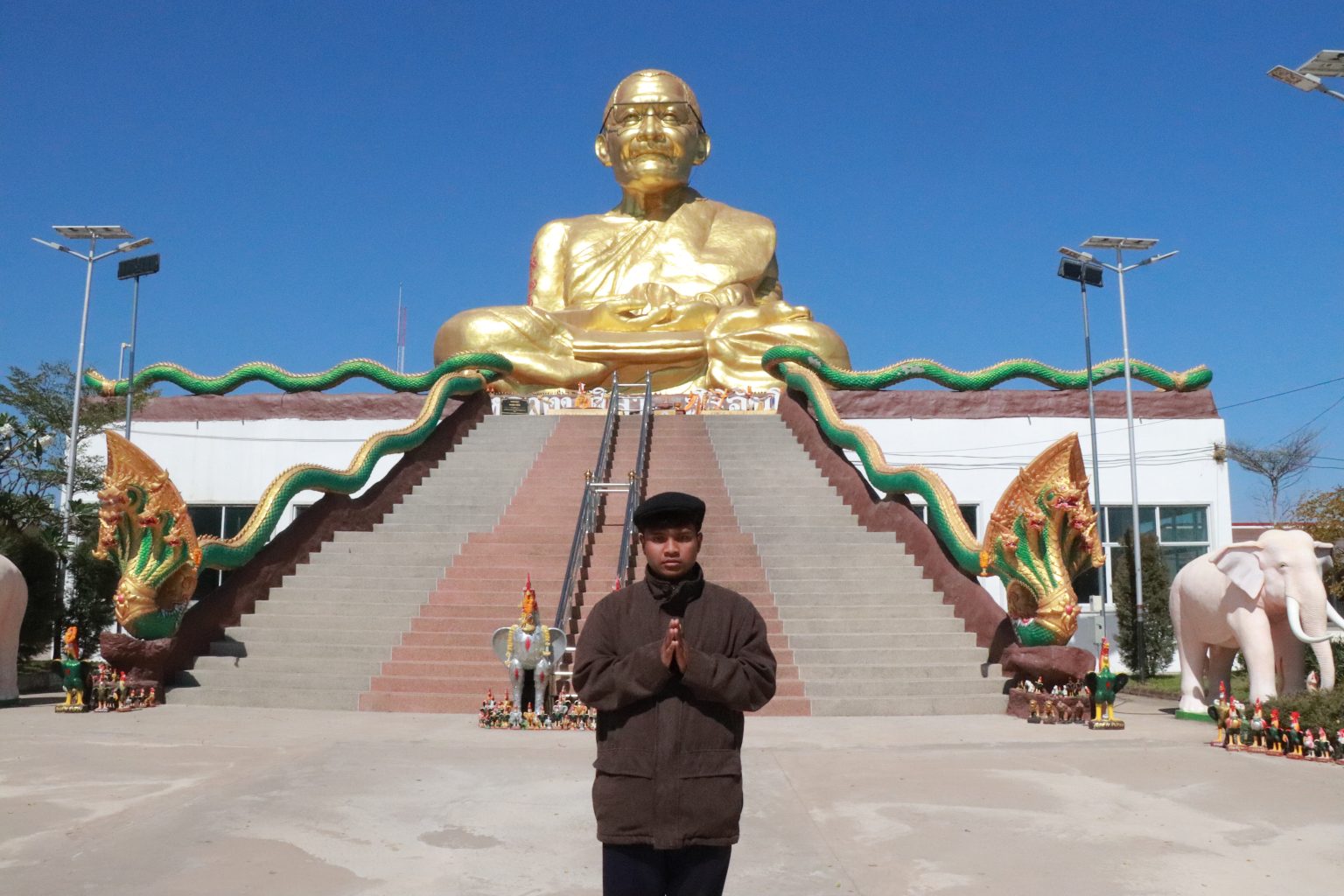 กิจกรรมทัศนศึกษาแหล่งเรียนรู้นอกสถานที่ ณ พิพิธภัณฑ์สิรินธร และกราบสักการะหลวงปู่ศิลา สิริจันโท